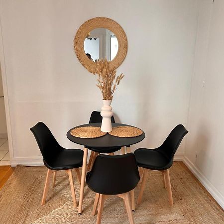 Chic Apartment On The Famous Shopping Rue Du Faubourg Saint-Honore Street ปารีส ภายนอก รูปภาพ