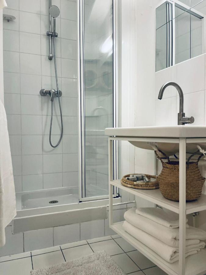Chic Apartment On The Famous Shopping Rue Du Faubourg Saint-Honore Street ปารีส ภายนอก รูปภาพ